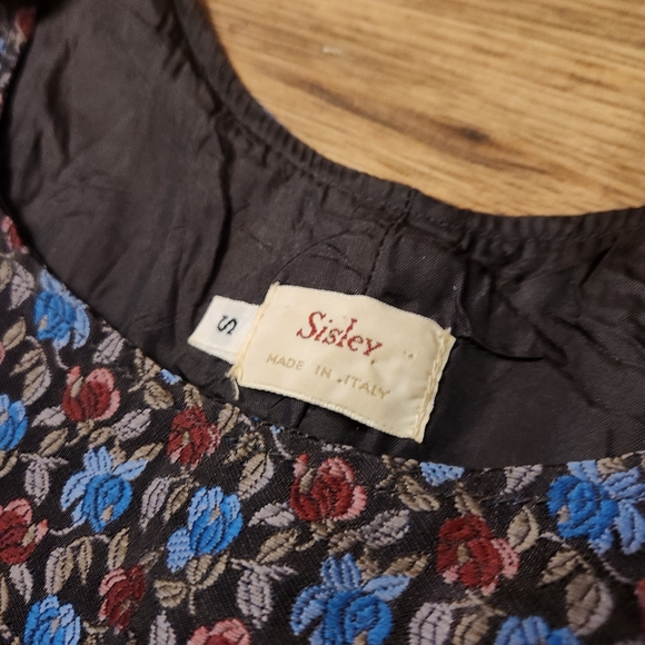 Fitted Floral Dress - Picture 3 of 3